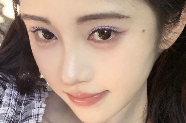 溫柔香芋紫眼妝，學女明星同款妝容