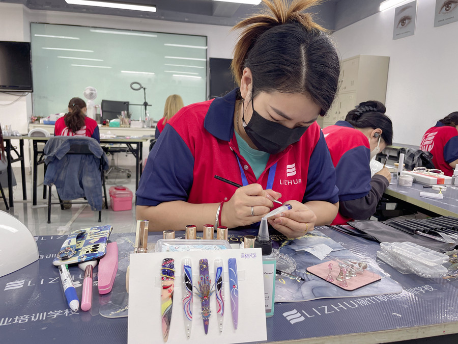 飾品彩繪美甲，南寧美甲進(jìn)修提升作品