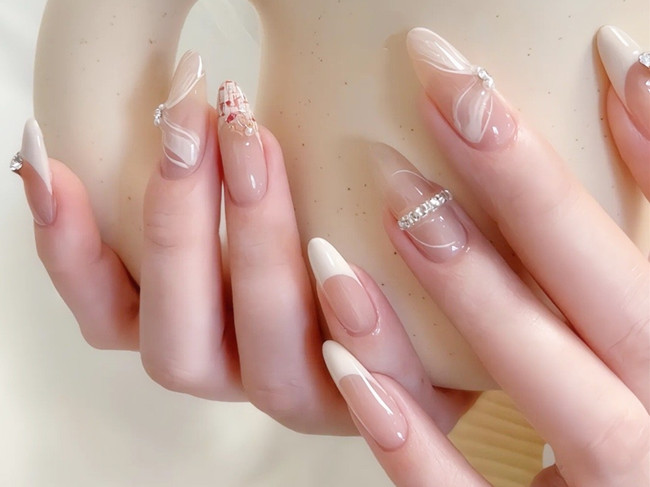 仙女風(fēng)法式美甲，廣西學(xué)美甲零基礎(chǔ)