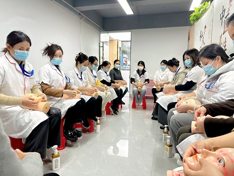 學(xué)美容不能心存僥幸，南寧美容校園生活實(shí)況