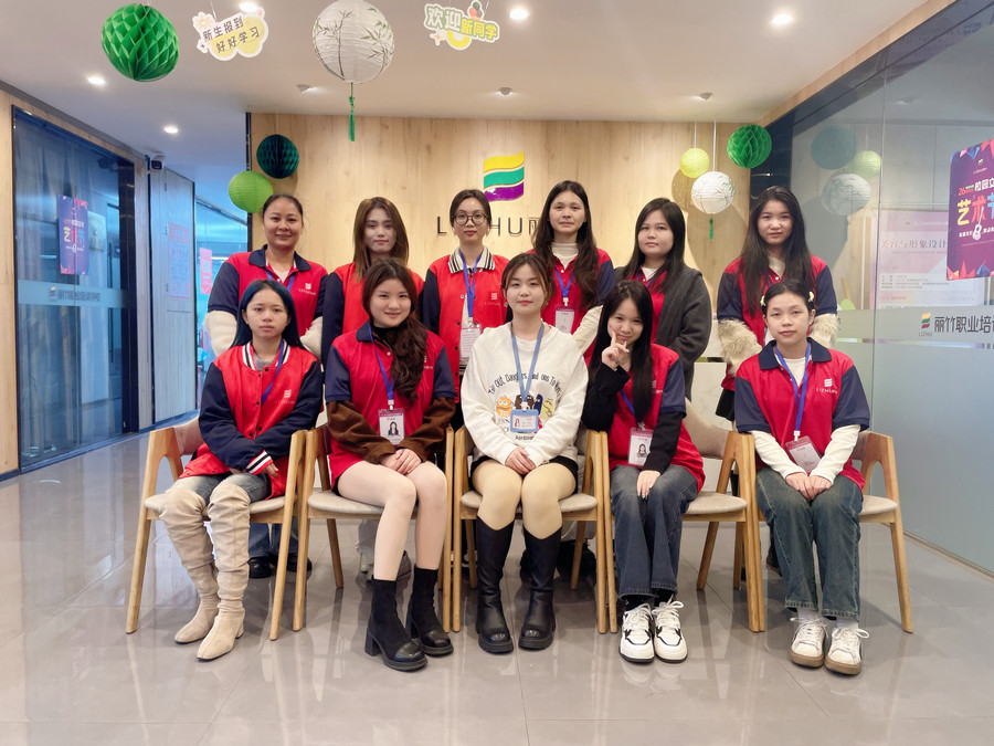 南寧美甲畢業(yè)：一個(gè)從無到有的過程