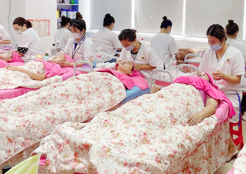 南寧皮膚管理美容：如何使用面霜護(hù)膚？