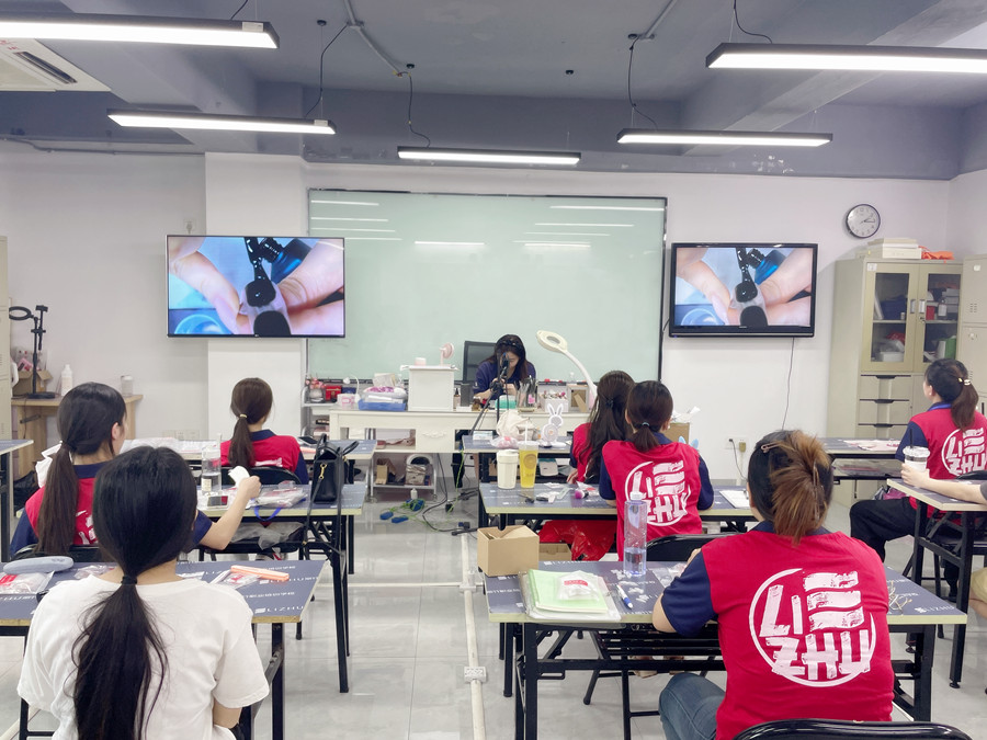 南寧美甲培訓(xùn)速成：光療甲知識(shí)問(wèn)答（中）