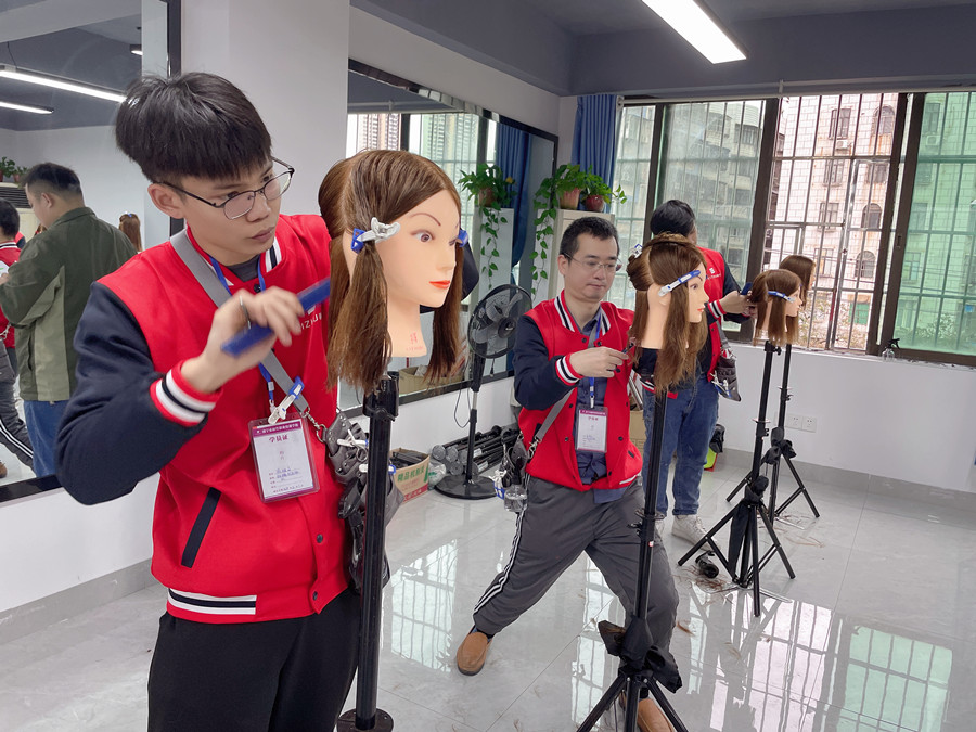 廣西美發(fā)造型剪發(fā)：女士精剪造型要學(xué)哪些內(nèi)容？