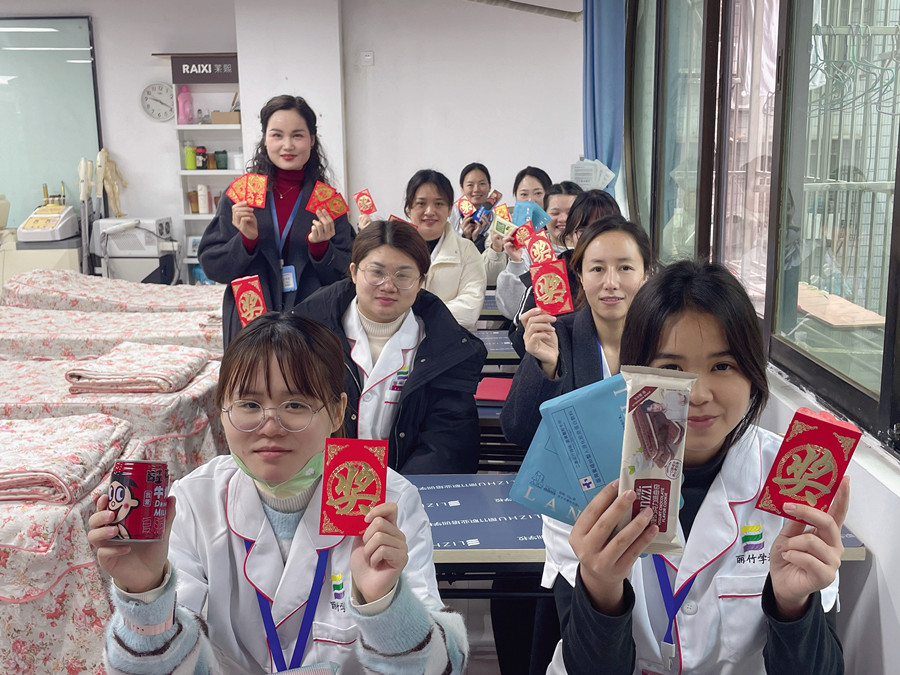 美容班的開學(xué)儀式感，南寧美容培訓(xùn)校園活動(dòng)