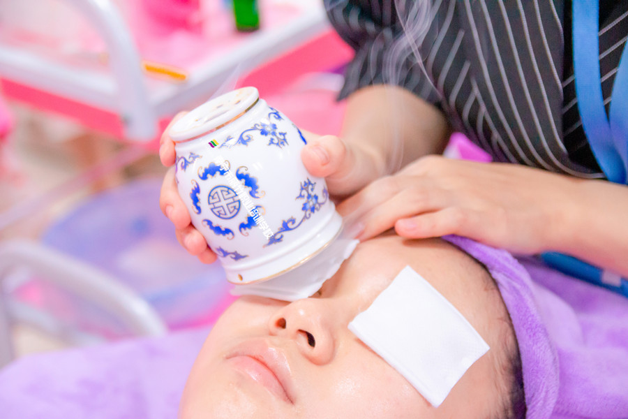 日常眼部護(hù)理貼士，南寧美容皮膚護(hù)膚學(xué)校收集