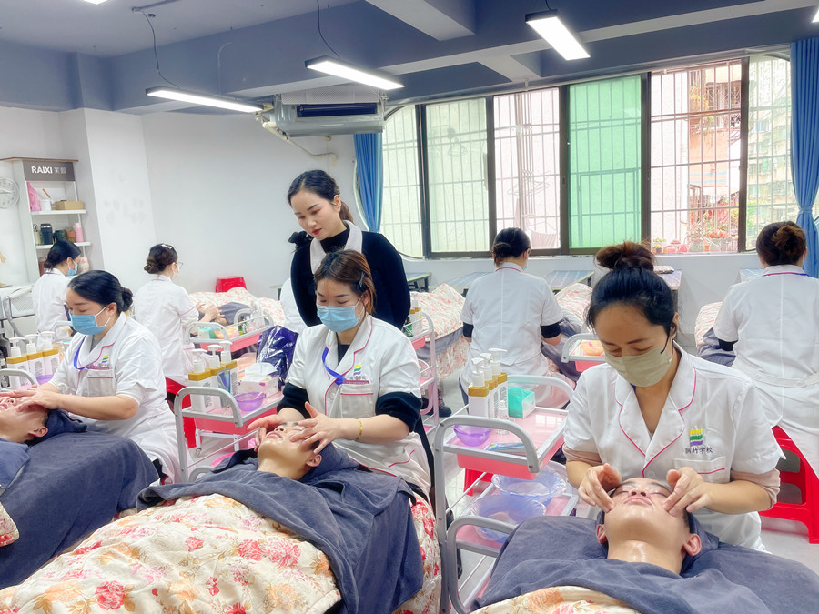 面部按摩手部操作技巧，廣西美容一對一教學