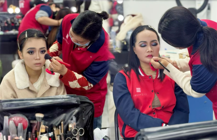 南寧舞臺妝進修：印度妝特點介紹