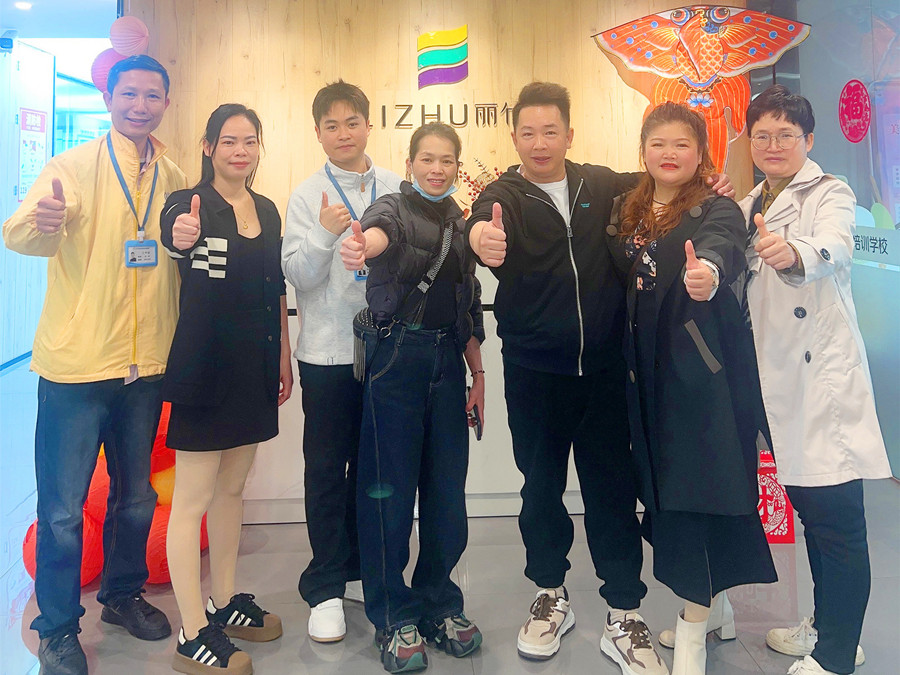 南寧美發(fā)專業(yè)學校創(chuàng)業(yè)成功學子