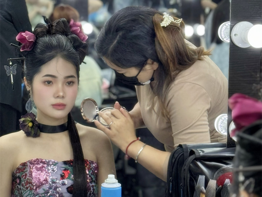 新中式妝容造型，從零學(xué)彩妝造型