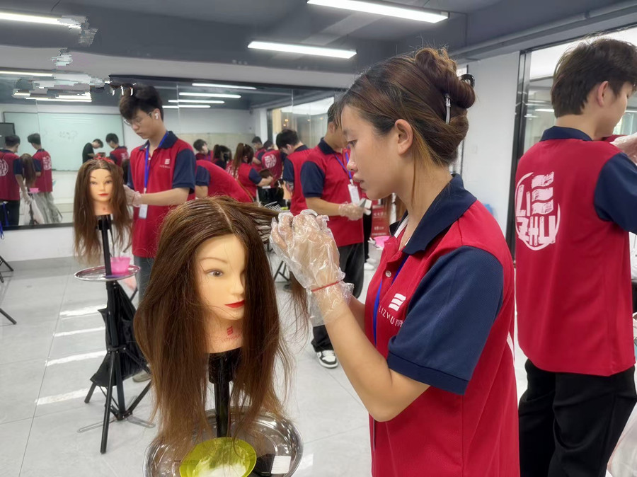 刷染膏的重點(diǎn)，學(xué)燙發(fā)零基礎(chǔ)