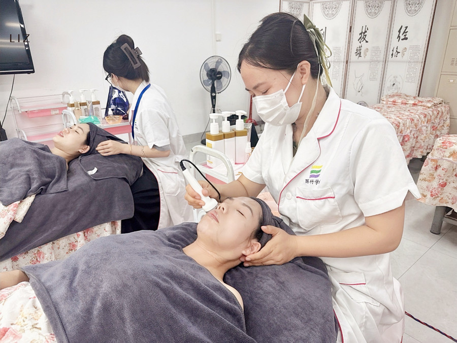 為什么要學(xué)會(huì)使用美容儀？廣西皮膚管理教學(xué)