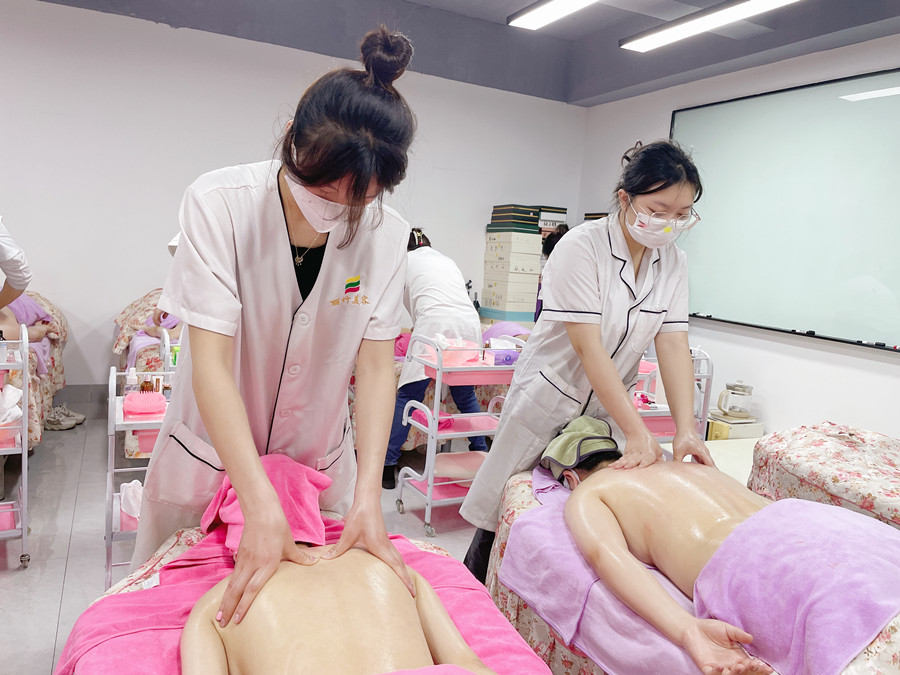 推背時(shí)如何發(fā)力？南寧美容美體教程