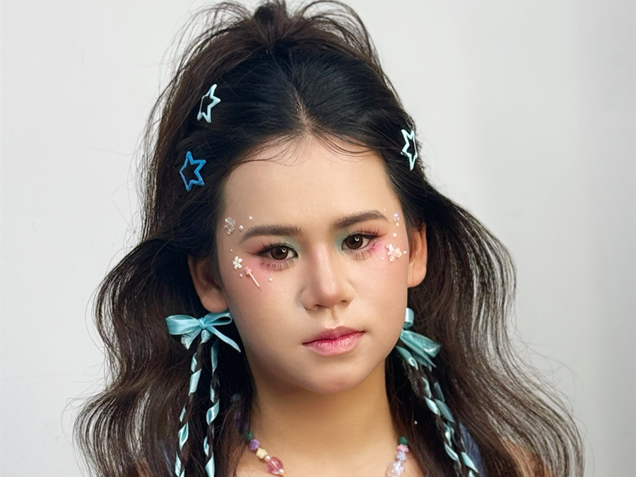 多巴胺應(yīng)援妝，廣西彩妝藝術(shù)造型學(xué)校講解