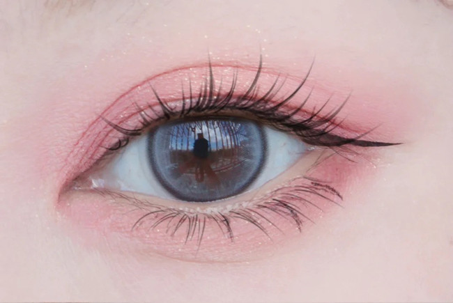 眼影平涂法重點(diǎn)解析，廣西化妝專業(yè)教學(xué)