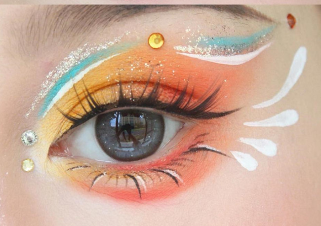 0基礎(chǔ)學美妝：彩色眼影怎么畫？