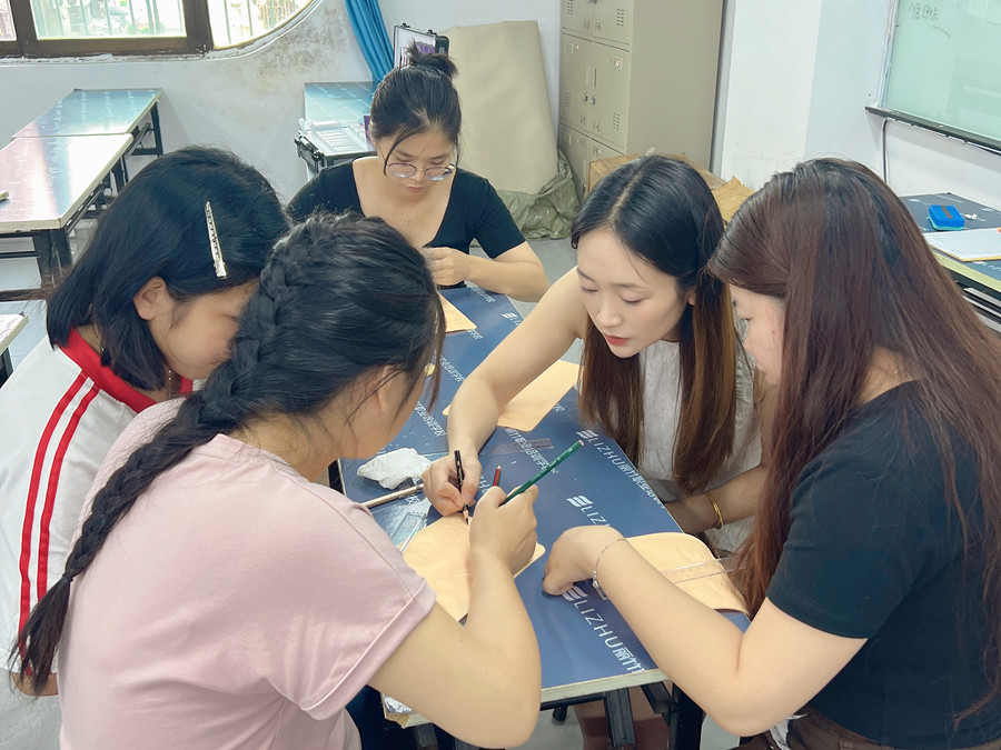 仿皮紋眉設(shè)計(jì)練習(xí) ，告訴你廣西紋繡學(xué)習(xí)哪里專業(yè)