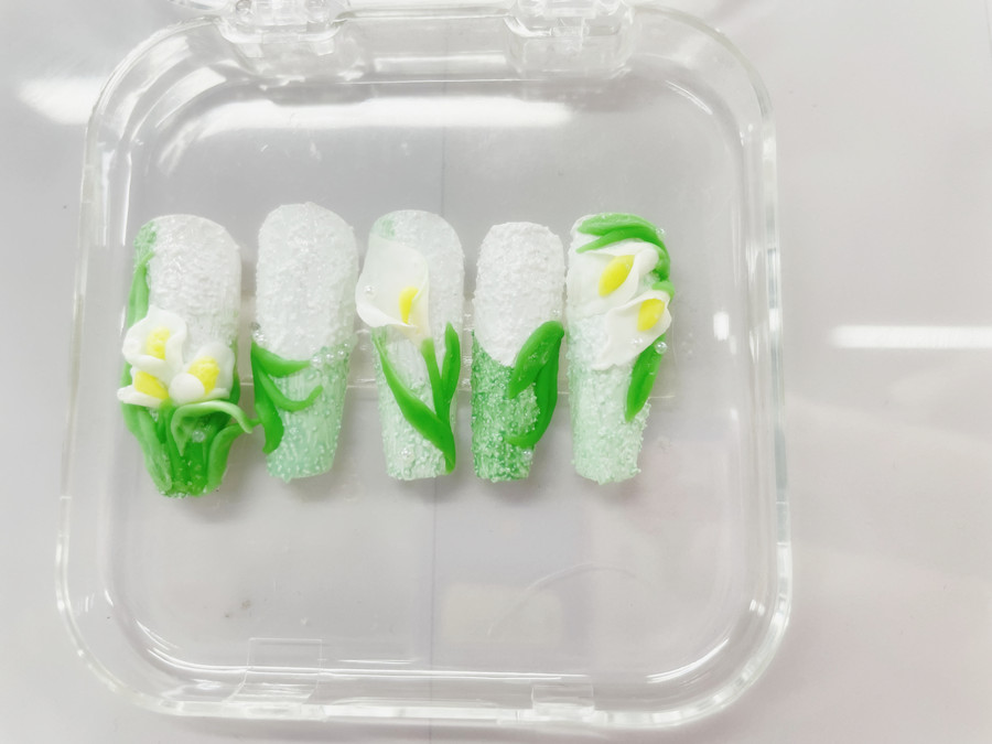 石膏微雕郁金香美甲，0基礎學美甲作品