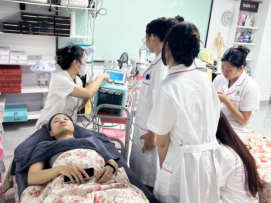 南寧美容儀器培訓(xùn)課堂花絮