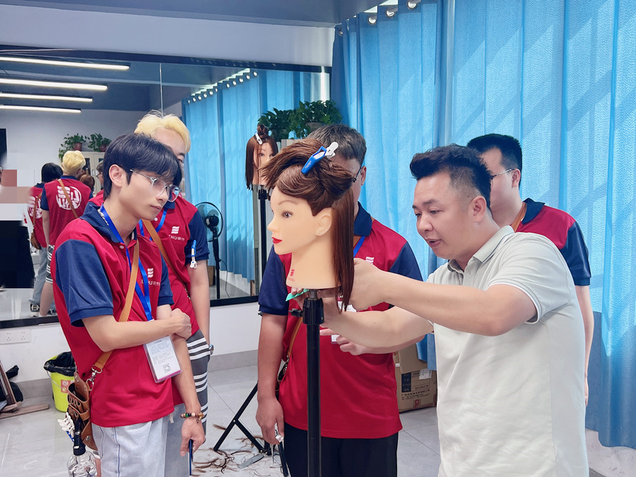 南寧市學(xué)美發(fā)，南寧美發(fā)哪里專業(yè)