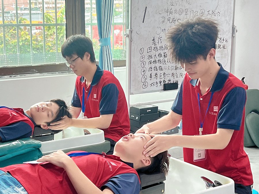 冬季用艾葉洗頭的好處？南寧頭療專(zhuān)業(yè)課程內(nèi)容分享