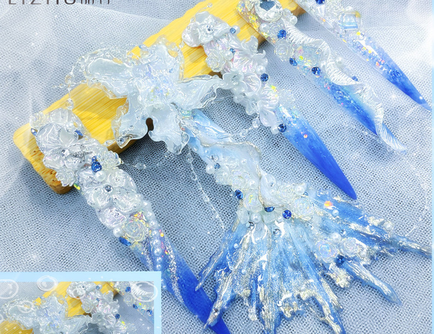 南寧美甲培訓創(chuàng)意雕花美甲：冰川星墜?