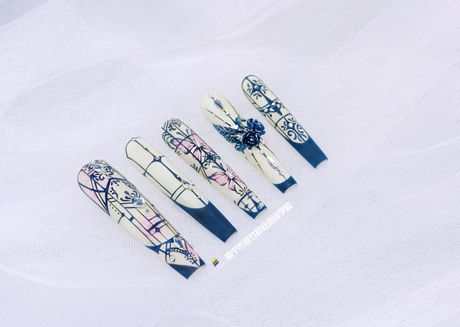 手繪窗花美甲，南寧美甲設計專業(yè)作品