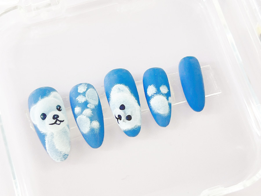 毛絨搓搓熊卡通美甲，南寧美甲進(jìn)修深造作品